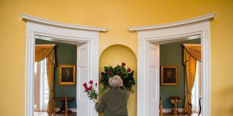 How to Repair a Mirror-Above-the-Mantel Dilemma